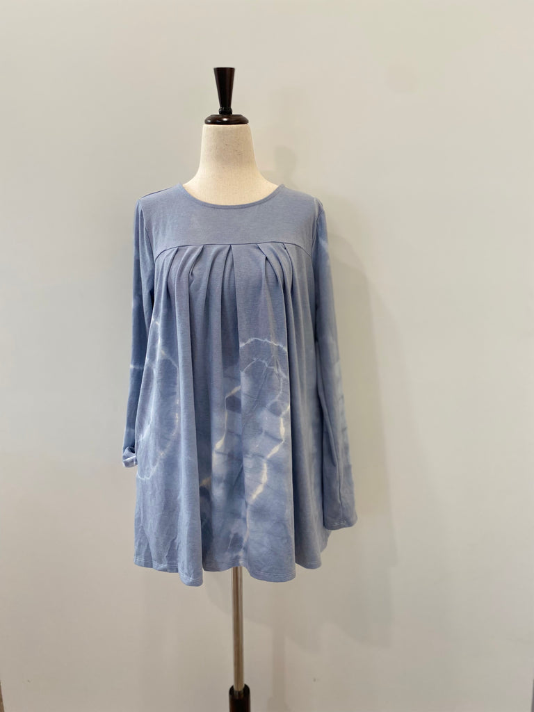 Slate Skies Pleated top with pocket - The Pomegranate Boutique